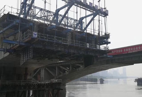 辛氏钢结构与福州洪山桥施工现场