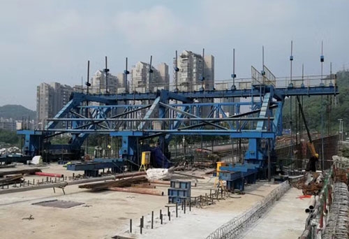 辛氏钢结构与福州洪山桥施工现场